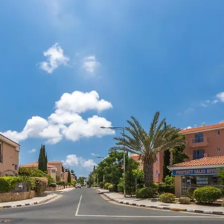 Resitour - Limnaria Gardens Apartment Paphos Exterior photo